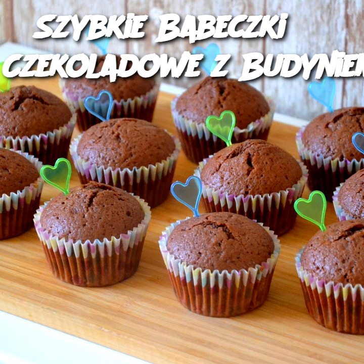 Szybkie Babeczki Czekoladowe z Budyniem 🍫