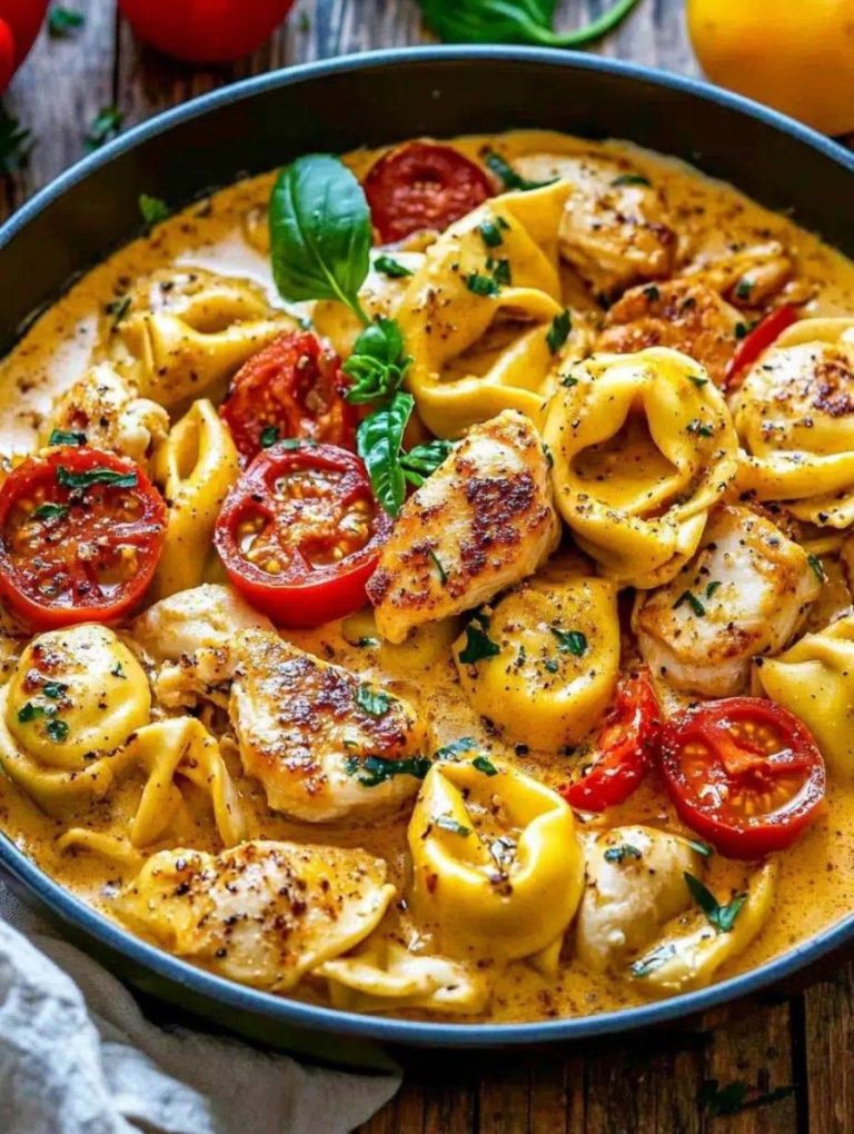 Szybka Kolacja z Tortellini, Kurczakiem i Śmietaną: Prosty Przepis na Smakowite Danie w 10 minut